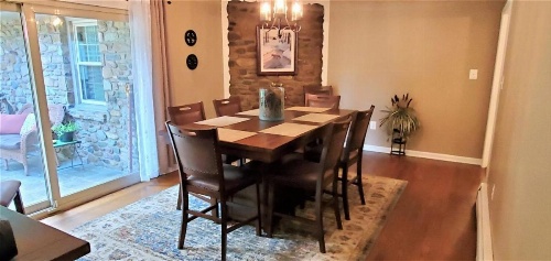 Amos`s Willow Bend Stone Cottage image 16