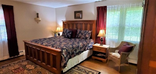 Amos`s Willow Bend Stone Cottage image 20