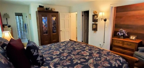 Amos`s Willow Bend Stone Cottage image 22