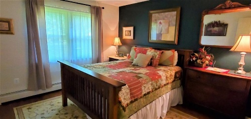 Amos`s Willow Bend Stone Cottage image 24