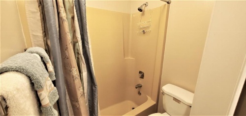 Amos`s Willow Bend Stone Cottage image 29