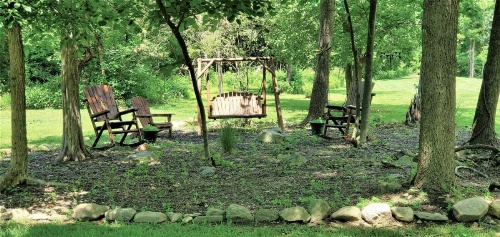 Amos`s Willow Bend Stone Cottage image 30