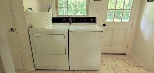 Amos`s Willow Bend Stone Cottage image 7